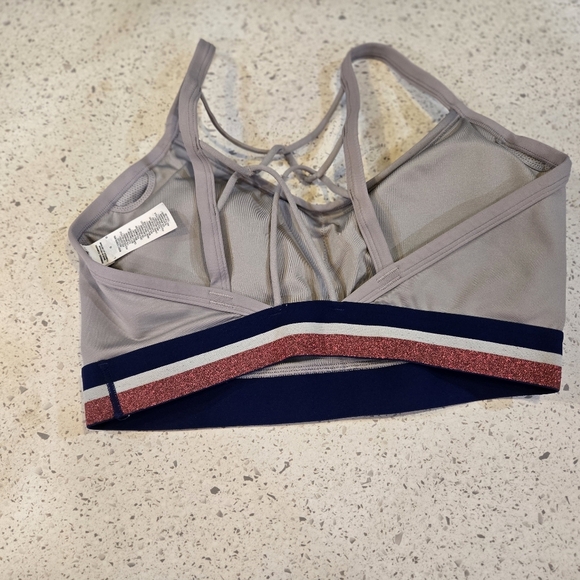 Nike Women's Gray Sports Bra - Picture 3 of 6